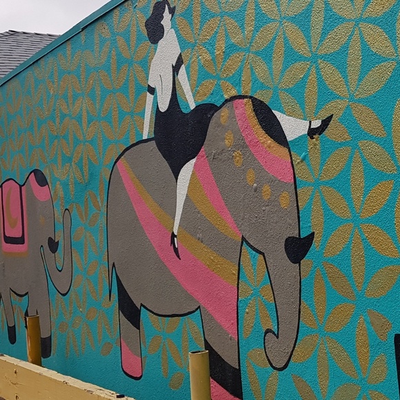 Meet your Posher, Omg - Picture 1 of 1